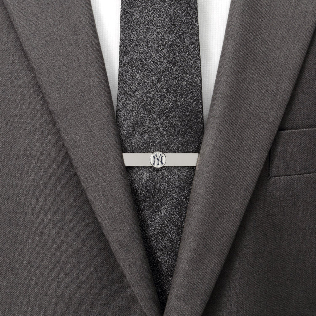 MLB New York Yankees Pinstripe Cufflink and Tie Bar Gift Set