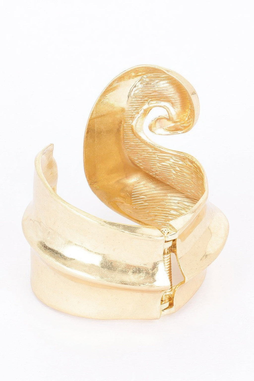SOHO Sophisticated Alloy Casting Spring Hinge Bracelet: NYFW BYMANYC ® New York