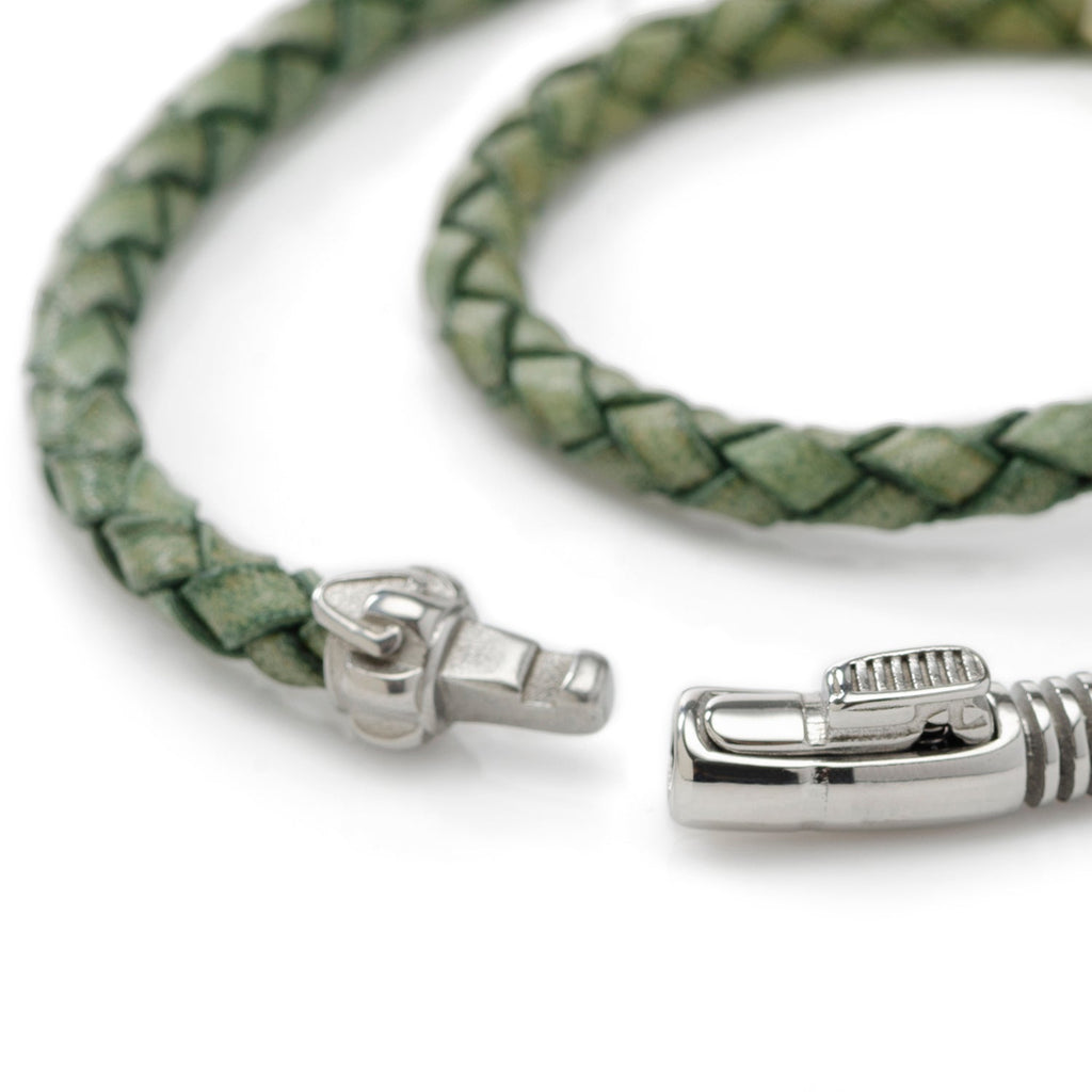 Star Wars Luke Skywalker LIGHTSABER Bracelet, Tie Clip, and Dress Socks Gift Set