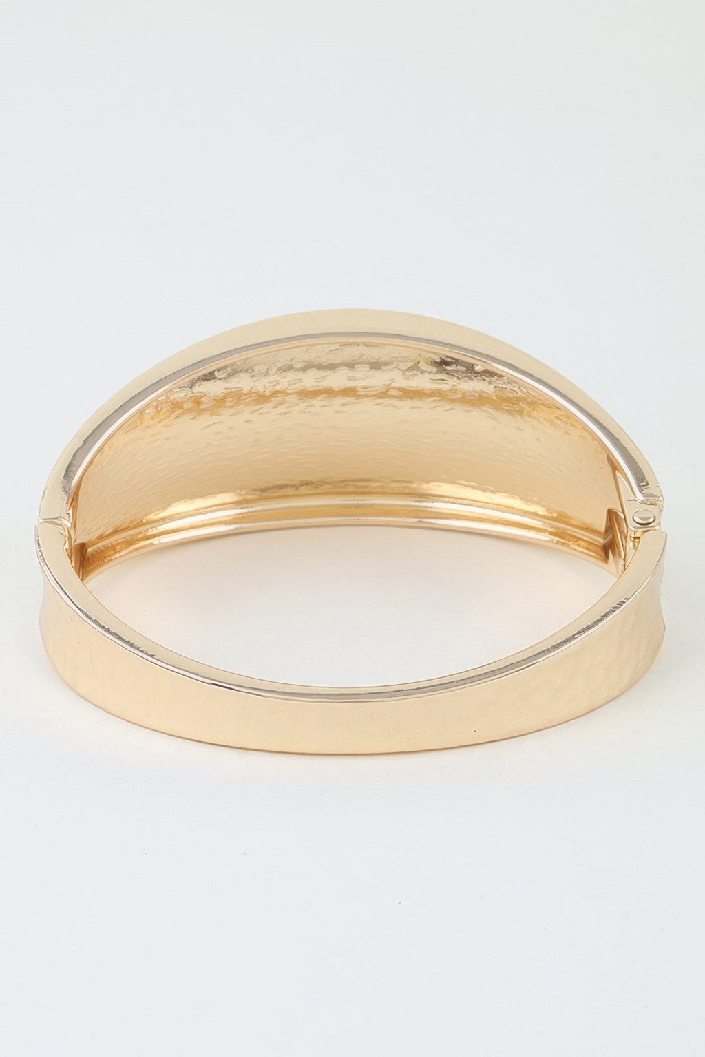 Women's Cuff Bracelet Hammered Leaf Clasp BYMANYC ® New York BOTANICAL OPEN STATEMENT BANGLE - New Collection